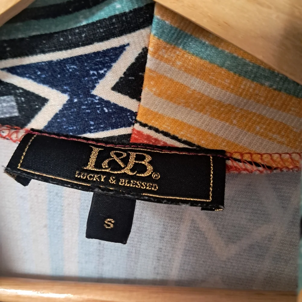 L&B Multicolor Aztec Women's Cardigan - Picture 3 of 11